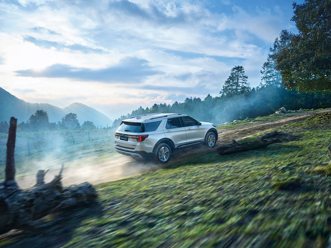 Ford FORD EXPLORER car photography Car Photographer car photographer china Automotive Photography car forest