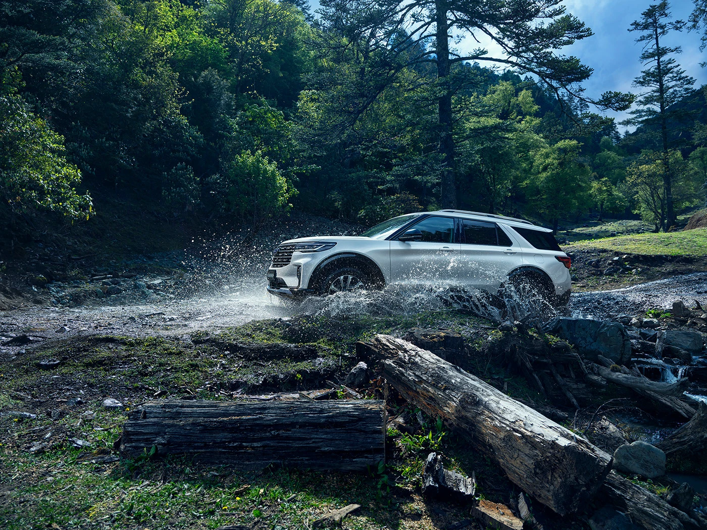 Ford FORD EXPLORER car photography Car Photographer car photographer china Automotive Photography car forest